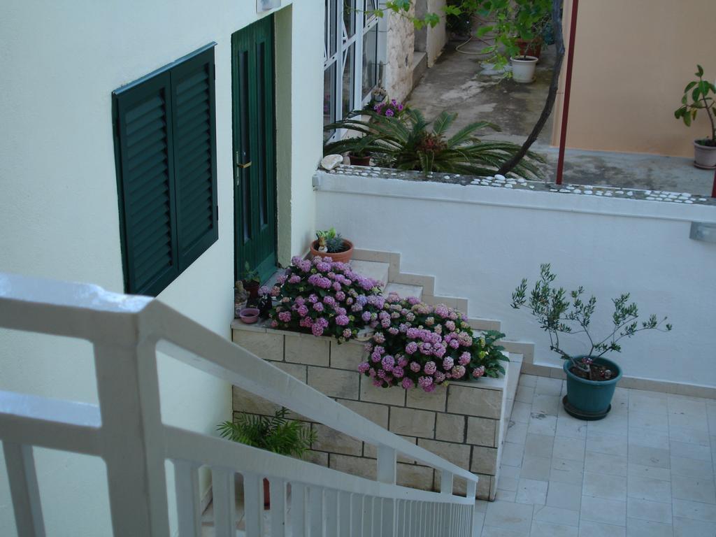 Apartment Bozo Hvar Town Exteriör bild