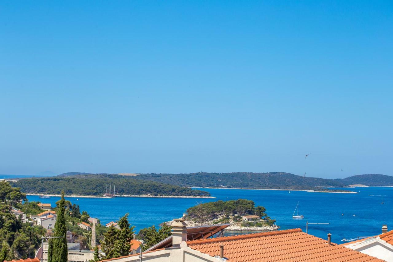 Apartment Bozo Hvar Town Exteriör bild